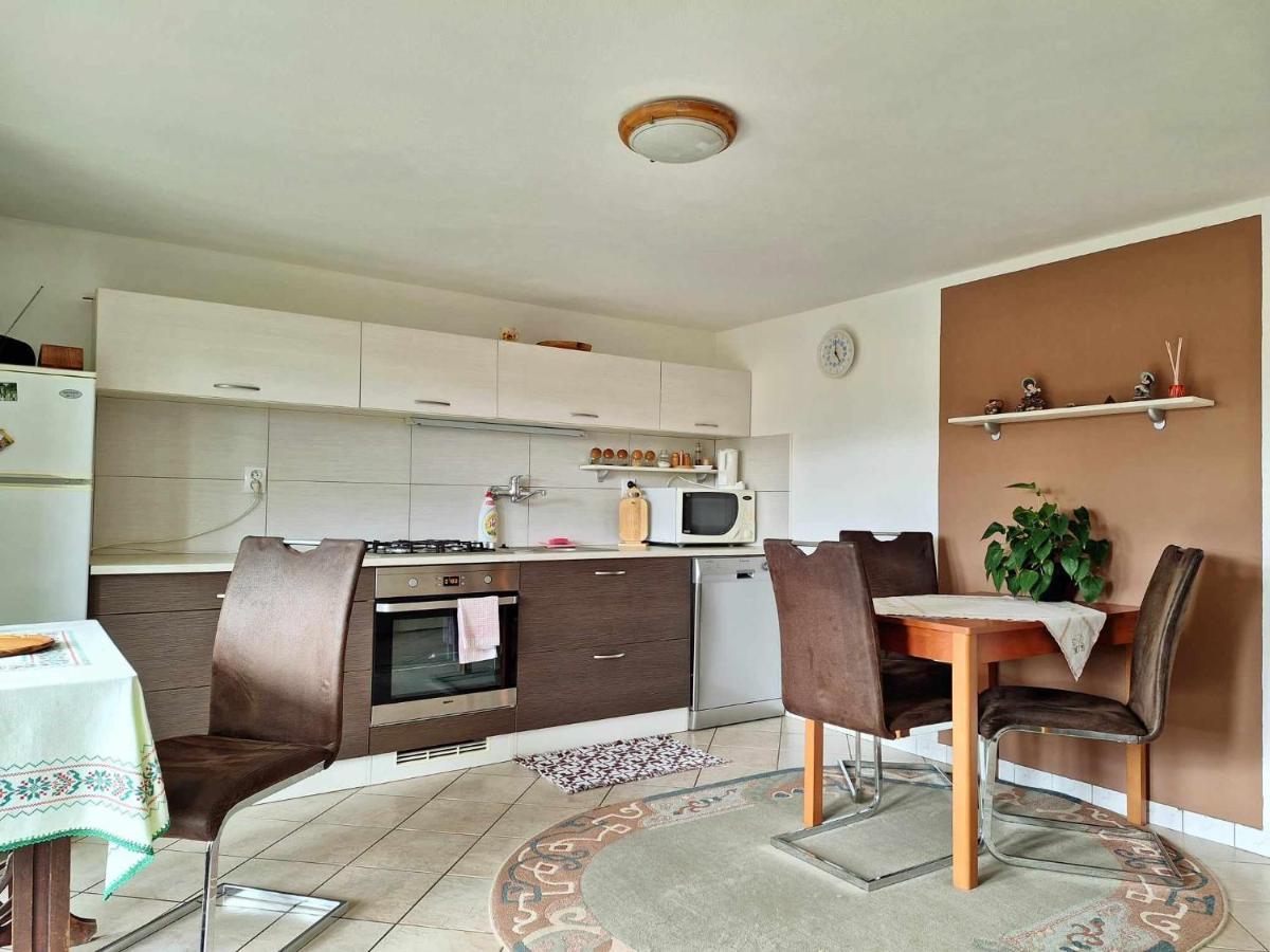 Apartman Pod Maliarkou Vychodna Ngoại thất bức ảnh